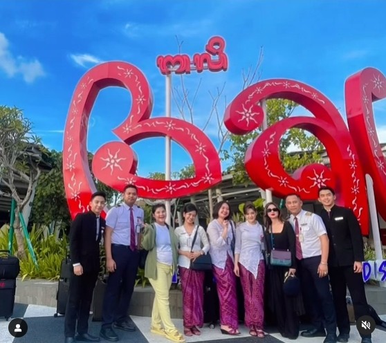 Potret Seksi Dewi Perssik di Bali. (Instagram/dewiperssik9)