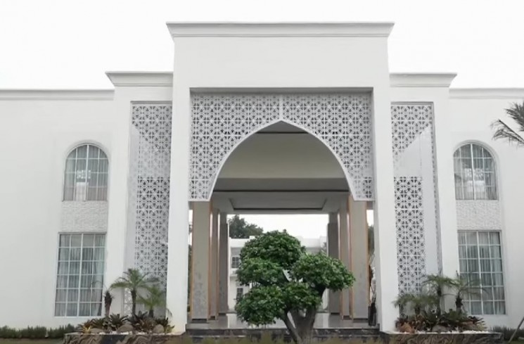 Penampakan rumah baru Ustaz Solmed (YouTube SCTV)