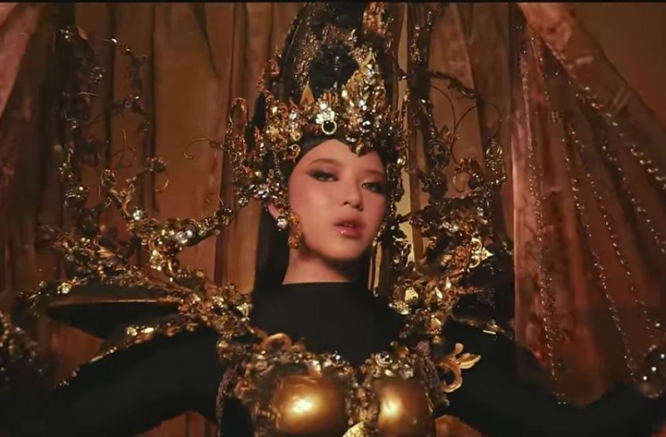 Cuplikan video klip lagu Ngeluwihi yang dinyanyikan Tiara Andini (YouTube Tiara Andini)