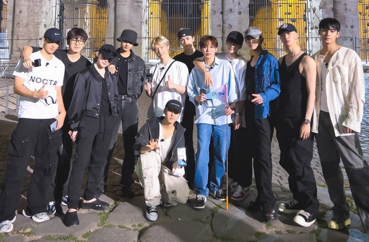 SEVENTEEN (X/Twitter @pledis_17)