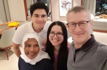 Maxime Bouttier Turun Tangan Kuburkan Ibunya, Raut Sedih dan Baju Koko yang Kotor jadi Sorotan
