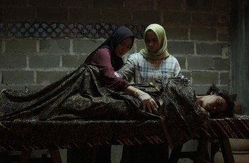 Aghniny Haque dan Djenar Maesa Ayu Berakting Total di Film Pemandi Jenazah, Kolaborasi Hadrah Daeng Ratu dan Lele Laila