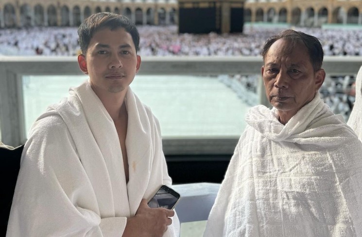 Potret Kiki Farrel Umrah Bareng Ayah. (Instagram/kikifarrel_)