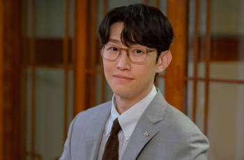 8 Potret Kang Ki Young di Queen of Divorce, Jadi Pengacara dan Partner Bisnis Lee Ji Ah