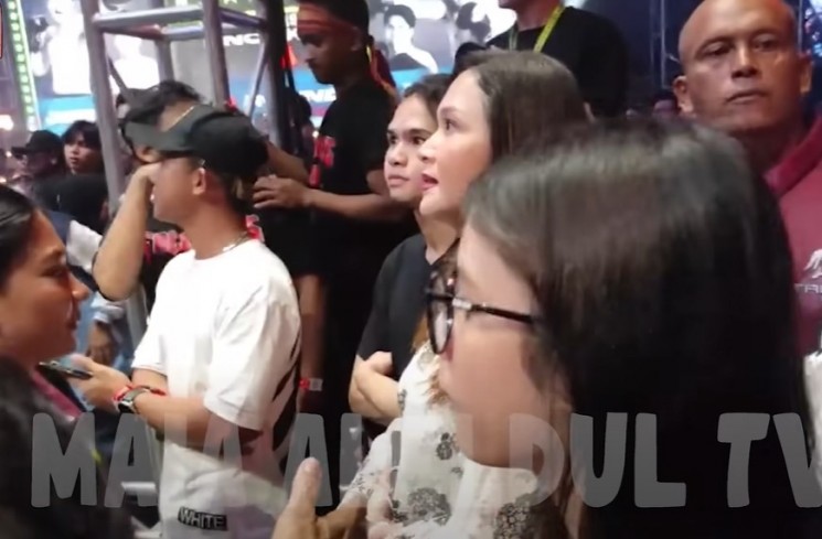 Maia Estianty berada di samping Safeea Ahmad (Foto: YouTube Maia ALELDUL TV)
