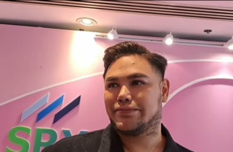 Ivan Gunawan Saat Diwawancara Awak Media.(YouTube Was Was)