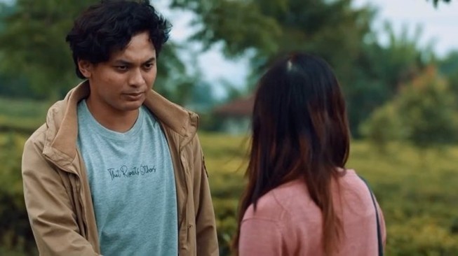 Sinopsis Setengah Hati (imdb)
