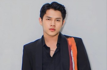 Penyanyi Kristen Berdoa di Musala, Doanya Terkabul!