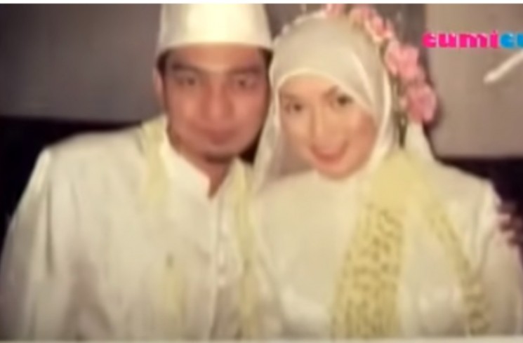 Mantan sitri bonkar tabiat minus Ustad Solmed
