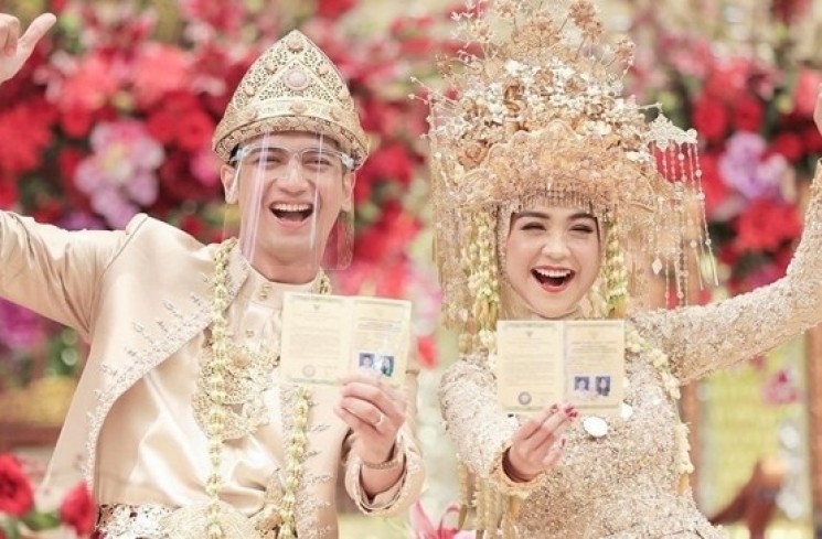 Kisah Cinta Ria Ricis dan Teuku Ryan (instagram/@riaricis1795)
