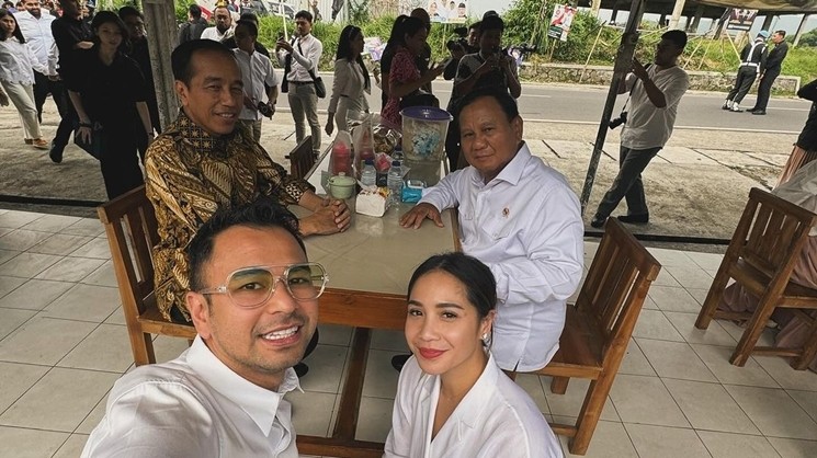 Momen Artis Makan Bakso bareng Presiden Jokowi dan Prabowo (Instagram/@raffinagita1717)