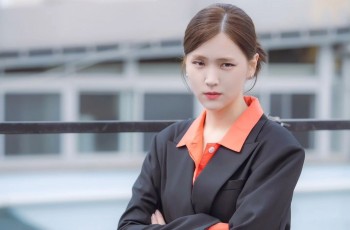 8 Pesona Kim Ji Eun di Branding in Seongsu, Jadi Manajer Tim Pemasaran yang Kompeten
