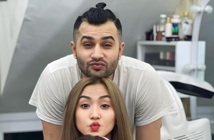 Venny Alberti dan suami (Instagram)