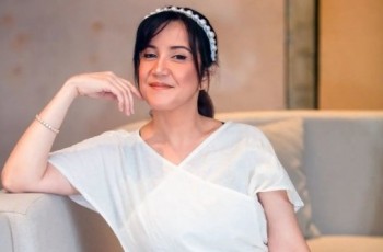 7 Potret Awet Muda Andi Soraya di Usia 47 Tahun, Pesonanya Menolak Tua