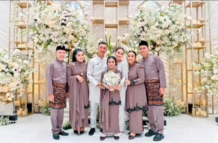 Momen lamaran Ayu Ting Ting dan Muhammad Fardhana (TikTok)