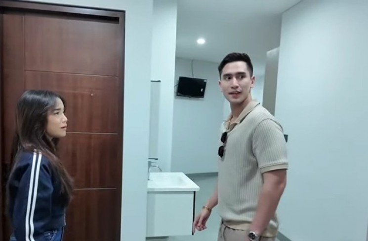 Rumah Baru Verrell Bramasta (YouTube/Fuji an)