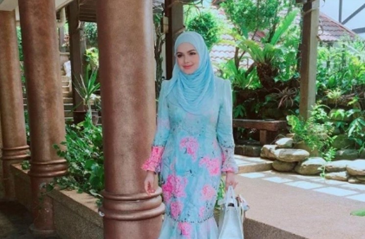 Taman rindang di rumah Siti Nurhaliza