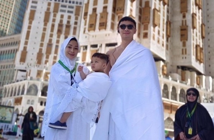 Potret Nikita Willy Umrah (instagram/@yorafebrina)