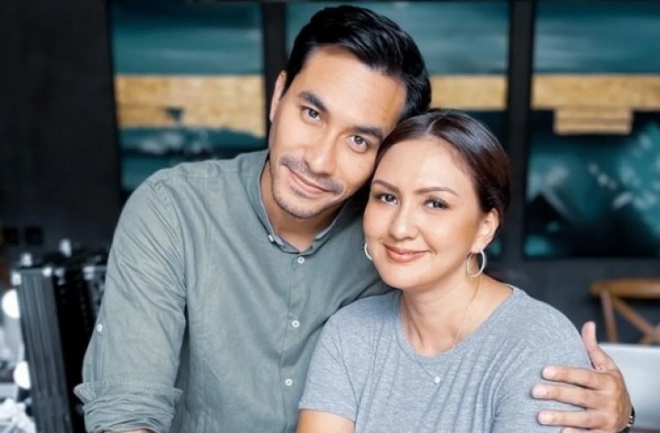 Darius Sinathrya dan Donna Agnesia. (instagram/@dagnesia)