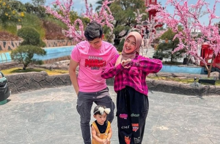 Ria Ricis, Teuku Ryan dan Moana.(Instagram/@teukuryantr)