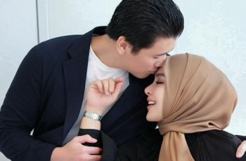 Isu Syahrini Hamil Bikin Geger Medsos, Haters Ungkit Umur Asli Istri Reino Barack: Gak Ketuaan Tuh!