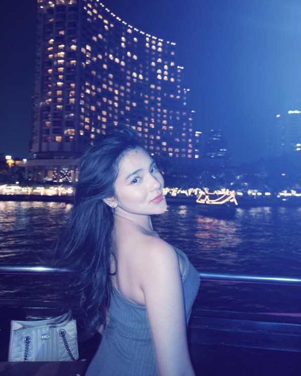 Potret Kompak Lyodra dan Davina Karamoy Liburan Bareng di Bangkok (Instagram/davinaakaramoy).