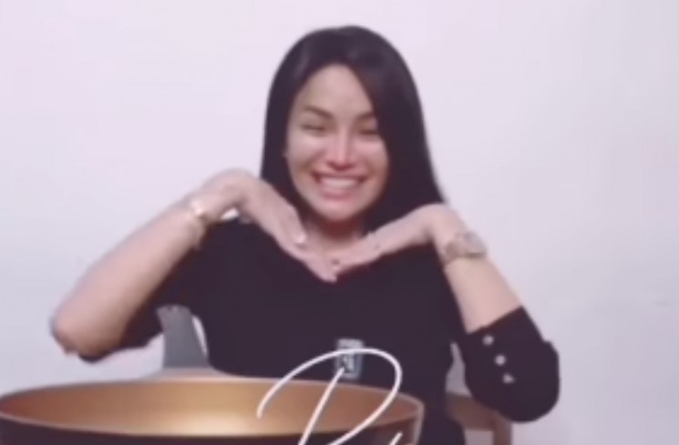Nikita Mirzani happy ditelpon Rizky Irmansyah, Ajudan Prabowo