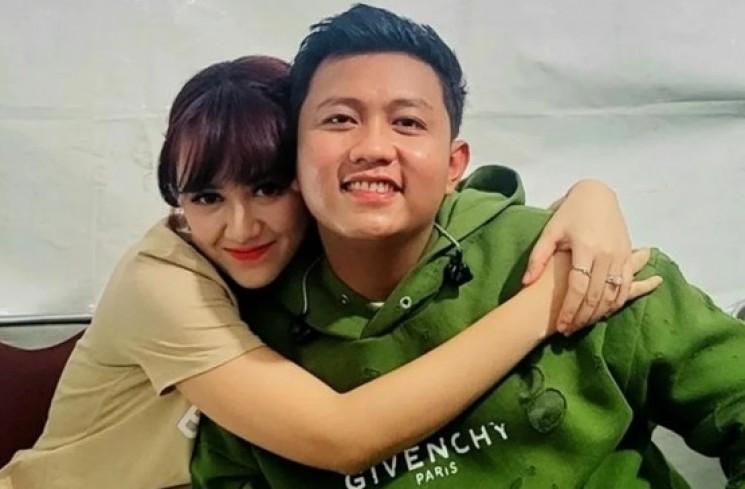 Pria Dikabarkan Dekat dengan Happy Asmara (instagram/@happy_asmara77)