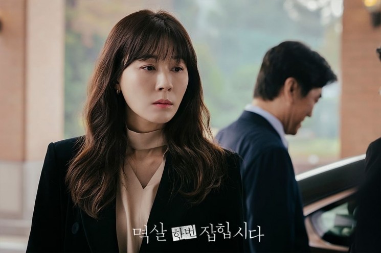Pesona Kim Ha Neul di Grabbed by the Collar (Instagram/@kbsdrama)