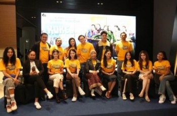 Menantang! Oka Antara Jadi Pelatih Tim Cheerleaders di Film 'Kukejar Mimpi'