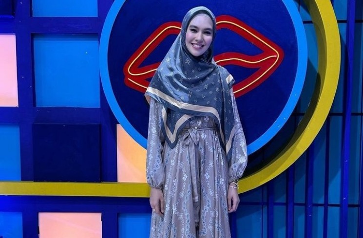 Kartika Putri dalam Sebuah Acara TV.(Instagram/@kartikaputriworld)