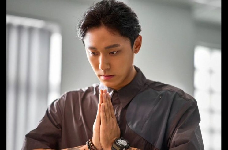 Potret Lee Do Hyun di Exhuma (Instagram/@showbox.movie)