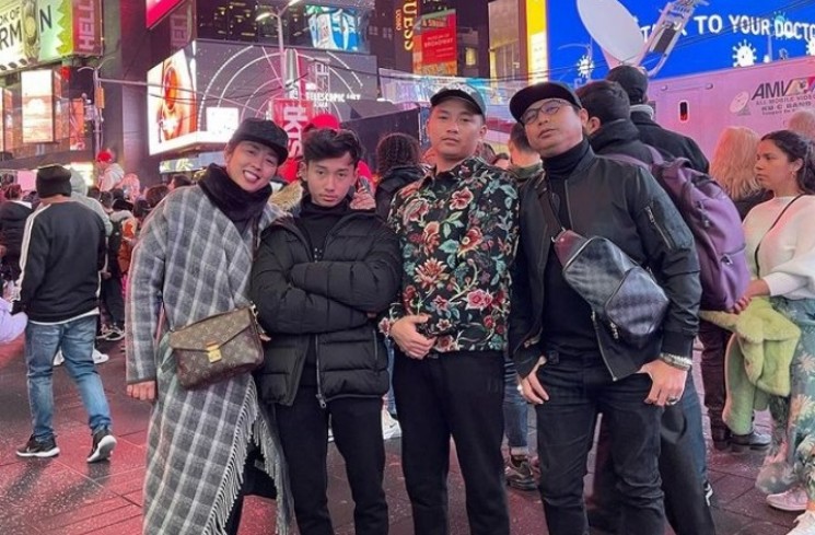 Salah Satu Foto Soimah Liburan Bareng Keluarga Kecilnya.(Instagram/@showimah)