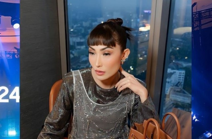 Ayu Dewi Punya Cara Hempaskan Sedih.(Instagram/@mrsayudewi)
