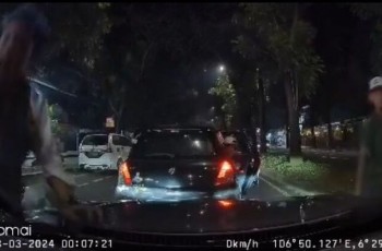 Viral Sekelompok Pemuda Rusak Mobil di Pakansari Bogor, Pelaku Hasut Warga Sekitar hingga Lempar Batu ke Arah Kaca