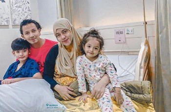 Usai Berlebaran di RS karena DBD, Fairuz dan Anak Perempuannya Akhirnya Pulang ke Rumah