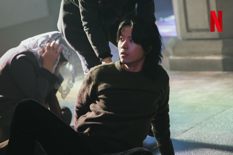 Adu Peran Pemain Drama Goodbye Earth (Instagram/@netflixkcontent)