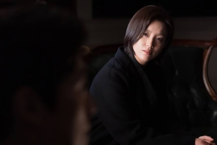 Pesona Han Hyo Joo di Blood Free (Instagram/@hanhyojoo222)