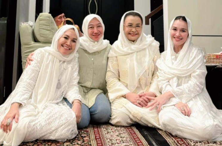 Ayu Ting Ting gelar syukuran rumah baru (Instagram/@mom_ayting92)