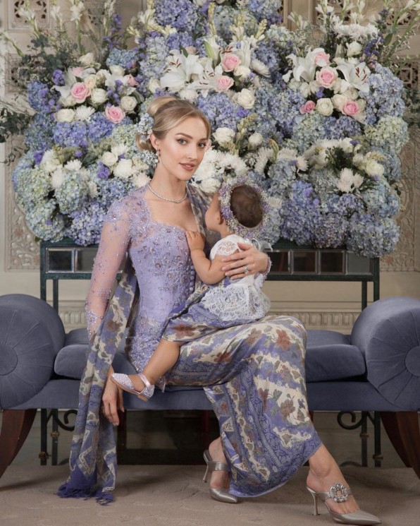 Istri Bule Panji Trihatmodjo Hamil Anak Kedua (Instagram/@varshaadhikumoro)