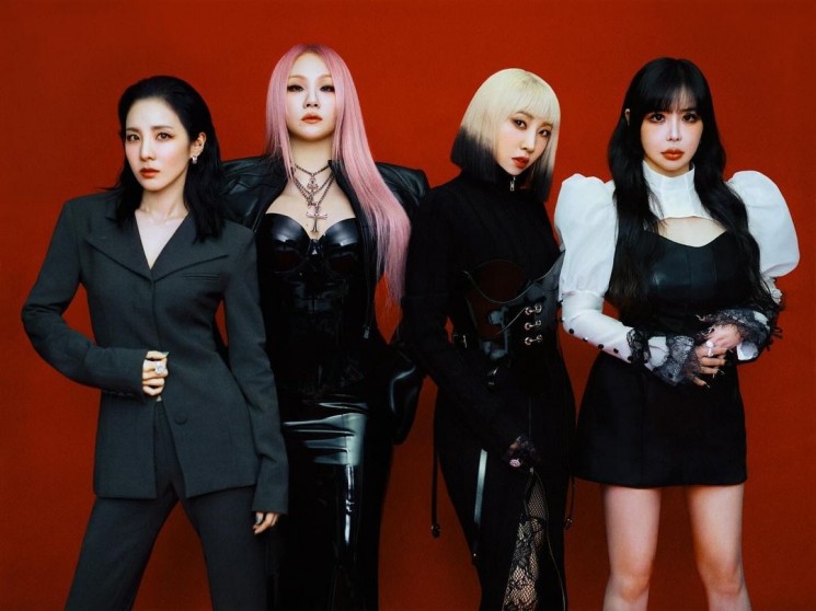 Nagita Slavina Video Call dengan Dara 2NE1 (Instagram/@raffinagita1717)