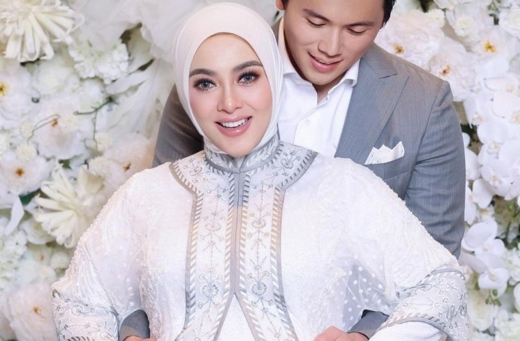 Syahrini Hamil. [Instagram]