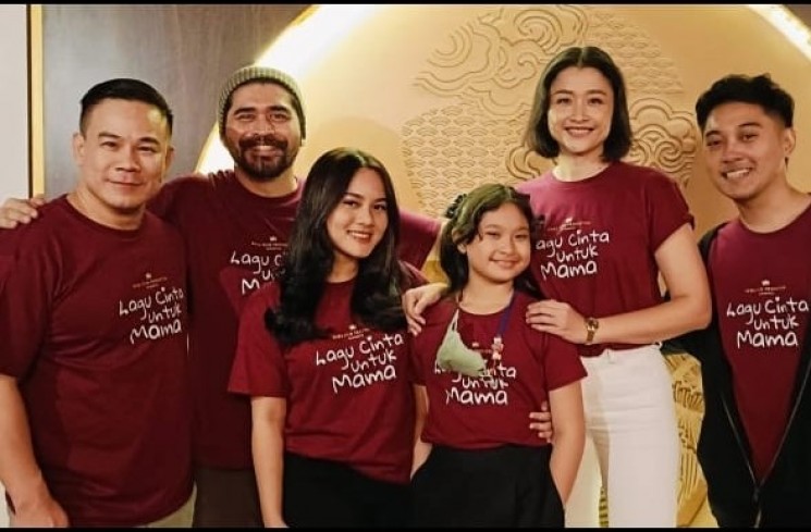 Para Pemain Film berjudul 'Lagu Cinta Untuk Mama'. (ist)