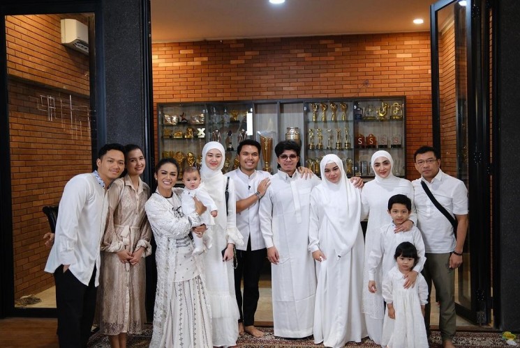 Aaliyah Massaid di Pelepasan Haji Atta dan Aurel (Instagram/@attahalilintar)