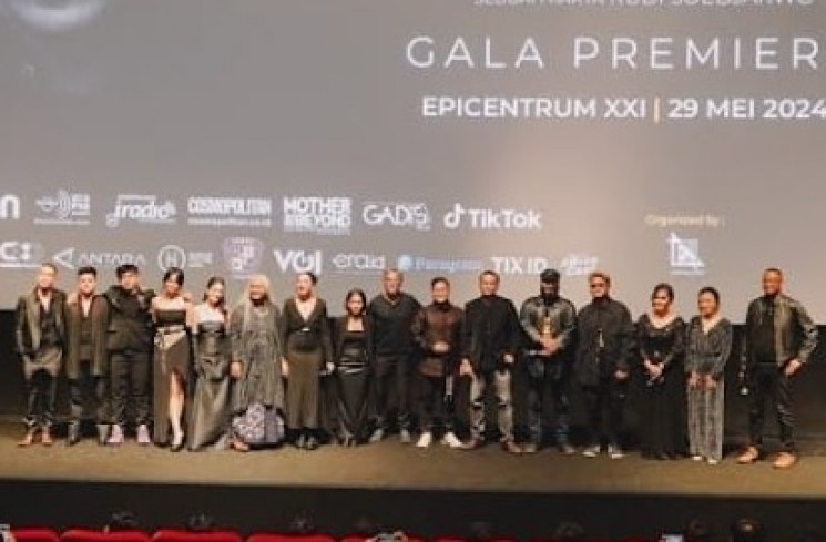 Rudi Soedjarwo dan Para Pemain Film 'Saat Menghadap Tuhan'. (ist)