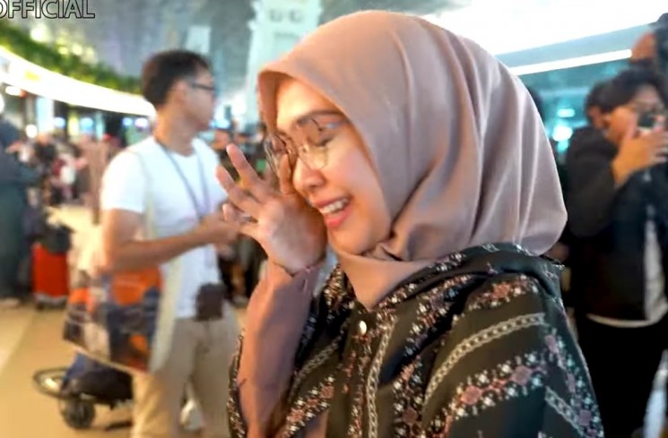 Ria Ricis berangkat ibadah haji (YouTube Ricis Official)