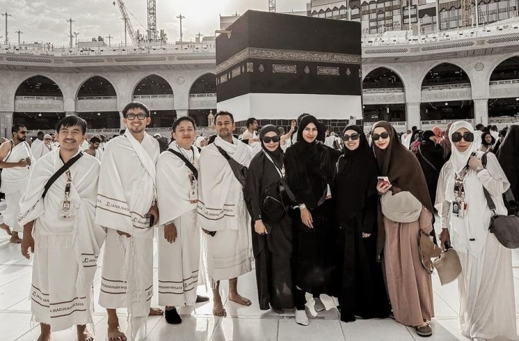 Rombongan Raffi Ahmad laksanakan ibadah haji (Instagram/@raffinagita 1717)