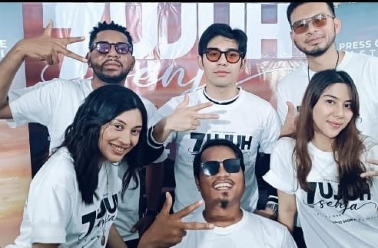 Naura Hakim, Adinda Thomas dan para pemain film 7 Senja lainnya. (ist)
