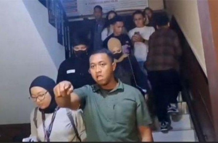 Atta Halilintar dan bodyguardnya yang ancam wartawan. (ist)