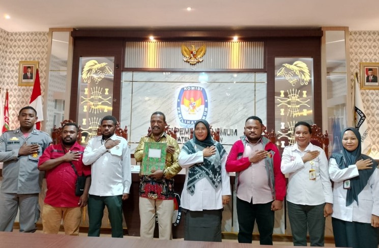 Paslon Nomor Urut 3, Thomas Ewit Marot Kofiaga dan Phiter Mambrasar (Thopi). (ist)